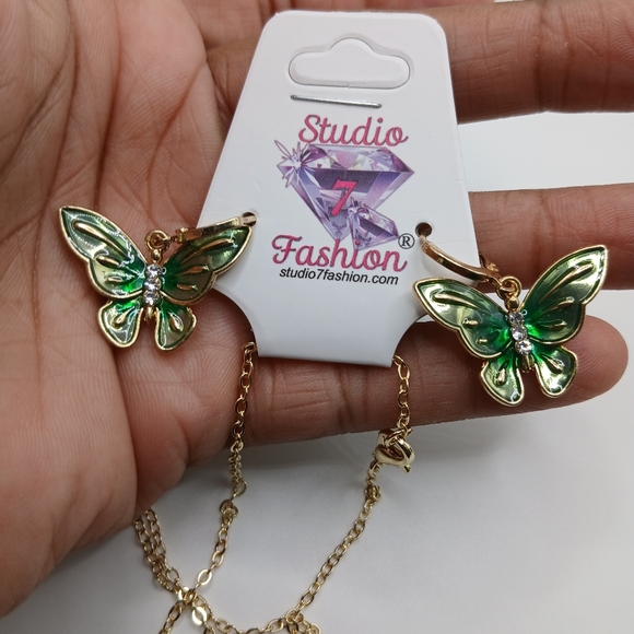 Green Gold Butterfly Necklace Earring Set - Picture 3 of 4